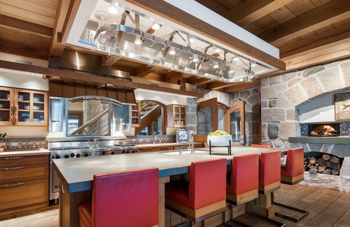 Williamsburg Casa | Pine Hollow in Elk Rapids - World Class Property!