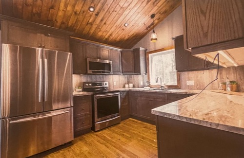 Perry Cabaña | Pine Lane Retreat