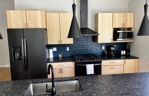 Southwest Harbor Casa | Pine Lodge: 2-bedroom vacation home minutes to Acadia National Park