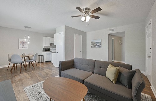 College Station Apartamento | Pine Ridge sQuad - C - 2Br/1Ba, Pet Friendly & minutes from A&M!