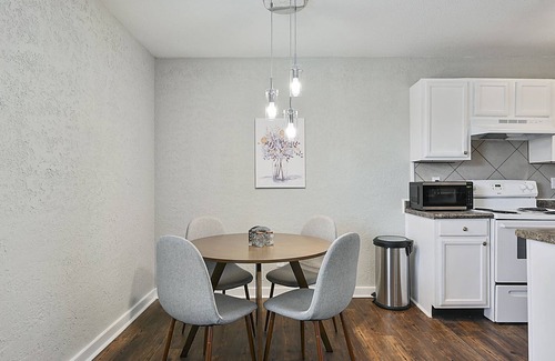 College Station Apartamento | Pine Ridge sQuad - C - 2Br/1Ba, Pet Friendly & minutes from A&M!