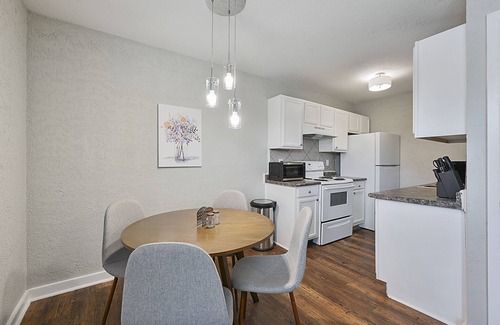 College Station Apartamento | Pine Ridge sQuad - C - 2Br/1Ba, Pet Friendly & minutes from A&M!