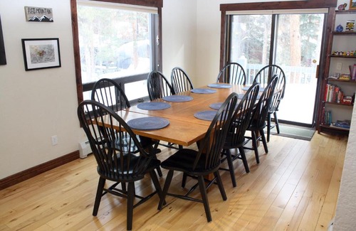 Warrior's Mark Casa | Pinecreek #E - 3 BR - Pool and Hot Tub Access - Close to Town - Shuttle to Slopes