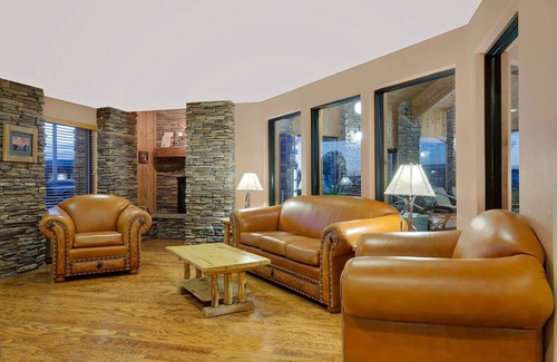 Pinedale Hotel | Pinedale Hotel & Suites