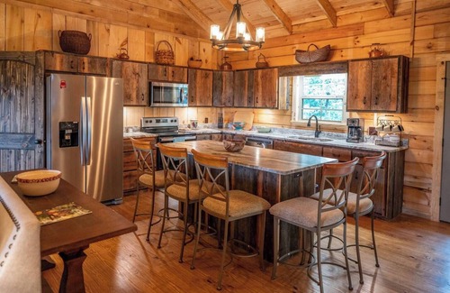 Talladega Casa | Pinhoti Ridge Retreat Cabin 2, Skyline