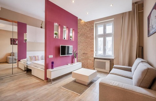 13th District Apartamento | Pink Secrets Apartment