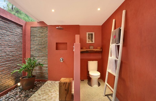 Gili Trawangan Hotel | PinkCoco Gili Trawangan - Constant Surprises- for Cool Adults Only