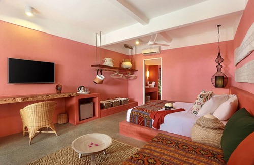 Gili Trawangan Hotel | PinkCoco Gili Trawangan - Constant Surprises- for Cool Adults Only