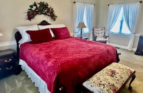 Ahwahnee Casa | Pinkies Place-Hot Tub-Sleeps 11-Pet Friendly