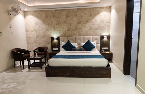 Lucknow Hotel | Pinnacle by Click Hotels, Lucknow
