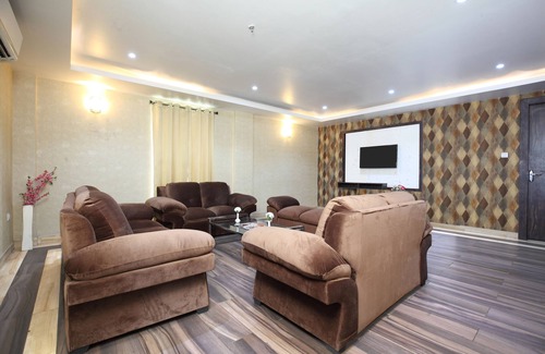 Lucknow Hotel | Pinnacle by Click Hotels, Lucknow
