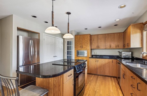 Stowe Hollow Casa | Pinnacle Lookout: 3 br, wood fireplace, a/c, garage, views!