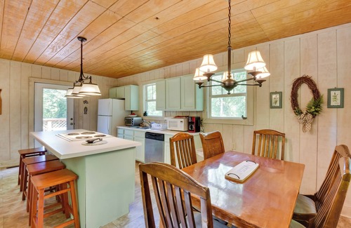Rocky Bottom Cabaña | Pinnacle Mountain Falls: Sunset Cottage w/ Deck