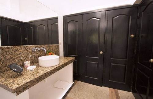 Comuna San José Casa | La Casa de Pio Pio - El Gallinero