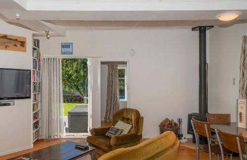 Whangamata Casa | Pipi Palace - Whangamata Bach