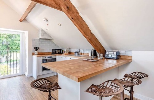 Dinas Cabaña | Pipistrelle Cottage a quirky gem on the Llech Y Dwr Estate near Snowdonia