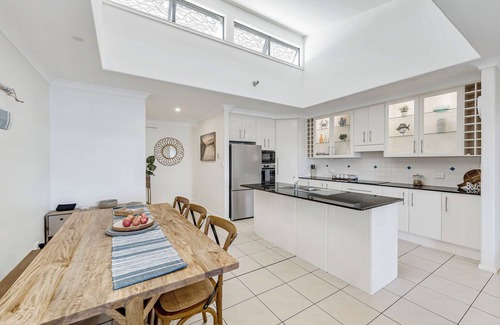 North Haven Apartamento | Pippies - 3 bedroom unit with amazing Foreshore views