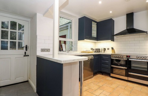 Mevagissey Cabaña | PIRATE'S PAD, pet friendly, country holiday cottage in Mevagissey