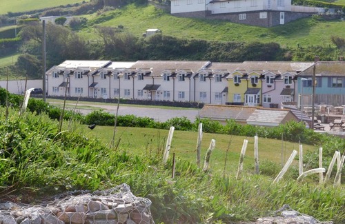 Burgh Island Casa | Pirates Cove - FXX
