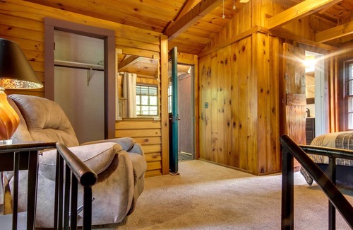 Pisgah Forest Cabina | Pisgah Forest Cabin w/ Mountain + Waterfall Views!
