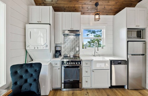 Brevard Cabina | Pisgah Perfect-Hot tub and Views!