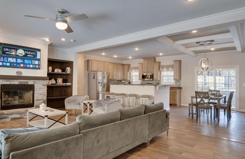 Asheville Casa | Pisgah Private Retreat Family Getaway with Hot Tub