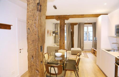 Centro histórico de Bilbao Apartamento | Piso de 3 habitaciones frente a la Catedral