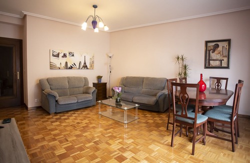 Ourense Condominio | Piso luminoso y tranquilo en Ourense (O Couto)