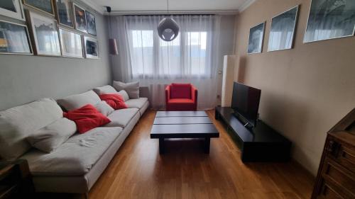 La Corredoria y Ventanielles Apartamento | Piso zona hospital 7 personas