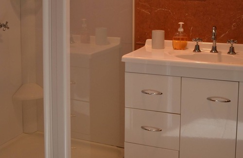 Warwick Apartamento | Pitstop Cottage