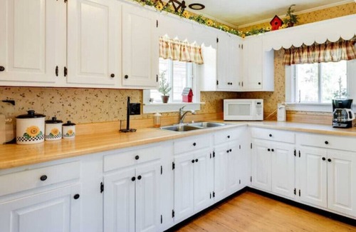 Pittsburg Casa | Pittsburg Vacation Rental ~ 1 Mi to Lake Francis!