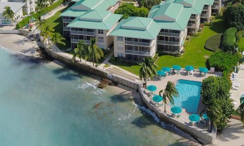Seven Mile Beach Apartamento | Plantation Village # 64 Seven Mile Beach Fully Renovated Modern 2 Bed 2 Bath
