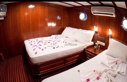 Fethiye Alquiler De Eote | Platin Yachting Alquiler de barcos 8 Cabañas 18 Pax en Turquía