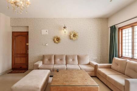 Kalyan Nagar Apartamento | Platinum Oak by JadeCaps AC Wifi Central Area