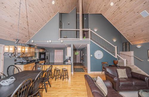 McHenry Casa | Play-A-Way Chalet