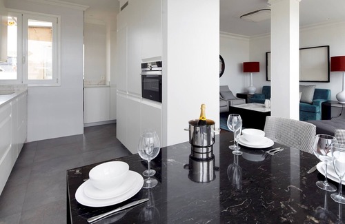 San Sebastian Centro Apartamento | Playa de La Concha 7 by FeelFree Rentals
