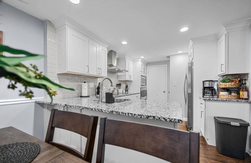 Montgomery Village Casa | Playground | Kid & Pet Friendly!