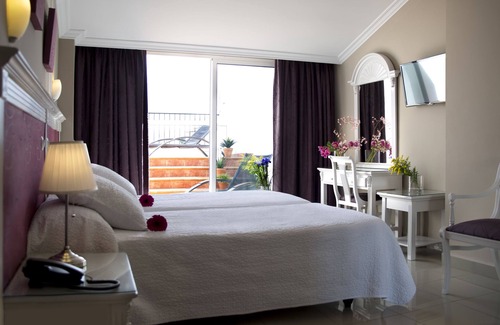 Centro de Nerja Hotel | Plaza Cavana