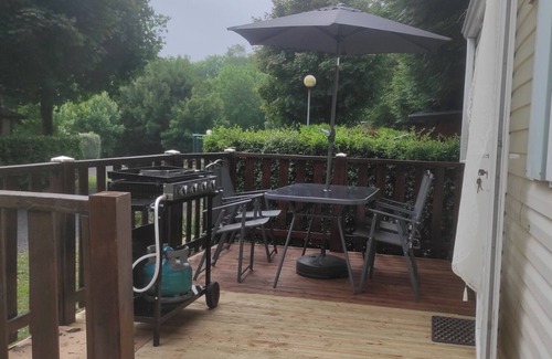Besse-et-Saint-Anastaise Casa | Pleasant, functional mobile home in a 4* campsite