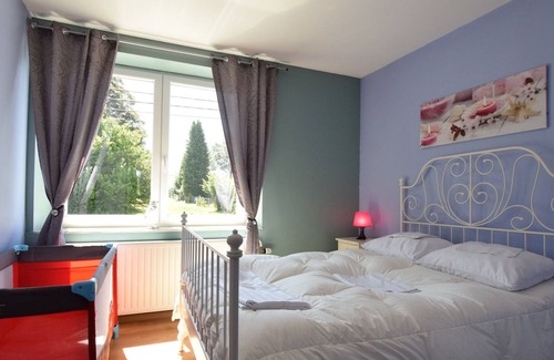 Courtil Casa | Acogedora casa de vacaciones con sauna y jacuzzi en Courtil