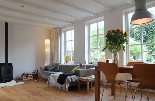 Grootschermer Casa | casa de carácter familiar cerca de la escarcha. Gran jardín, decoración moderna.