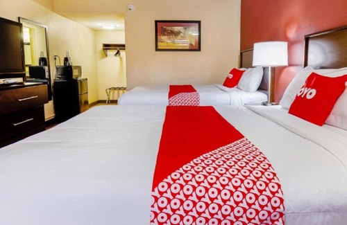 Moline Casa | Pleasant Stay, Convenient Location! Close to Black Hawk State Historic Site