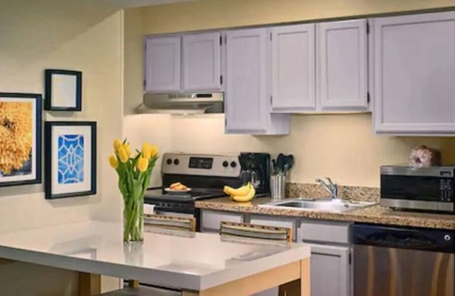 White Station Casa | Pleasant Stay! Parking, Pets Allowed, Near Fire Museum of Memphis!