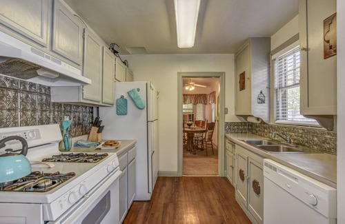 Prescott Cabaña | Pleasant Street Cottage ~ W ~ La ubicación perfecta con todas las comodidades del hogar