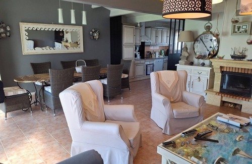 Le Chateau-d'Oleron Villa | Pleasant vacation on the island in a cosy villa for 8, 150m2