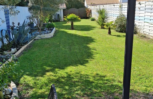 Le Chateau-d'Oleron Villa | Pleasant vacation on the island in a cosy villa for 8, 150m2