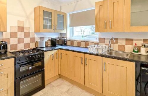 Trehafod Casa | PLEASANT View Impressive Home In Stunning Rhondda Valley By Staystaycations