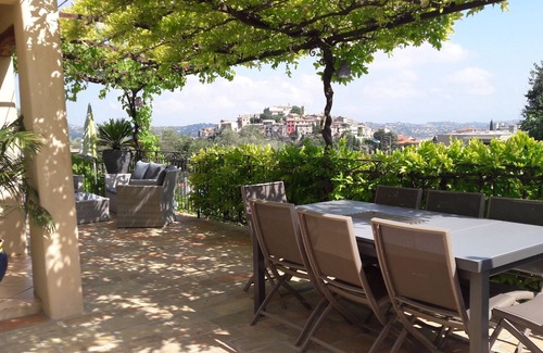 Gattieres Villa | Agradable villa con piscina con vistas al típico pueblo cerca de Niza Costa Azul