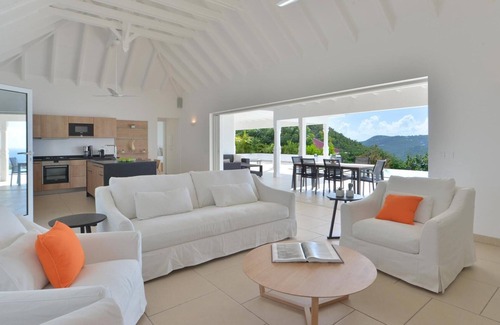 Corossol Villa | Piscina climatizada prolongada, vista al puerto de Ocean ang excepcional, área de comedor al aire libre, Wi-Fi gratuito