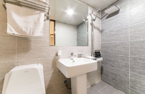 Siheung Hotel | Plus Wolgot